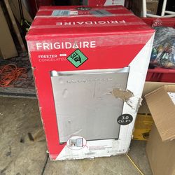 Frigidare Fridge