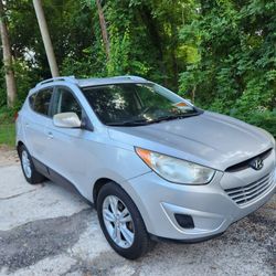2011 Hyundai Tuscan 