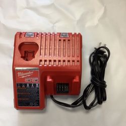 Brand New Milwaukee M18 / M12  Dual Battery Charger Lithium-Ion  48-59-1812