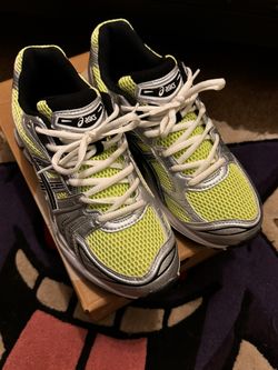 ASICs Size 9