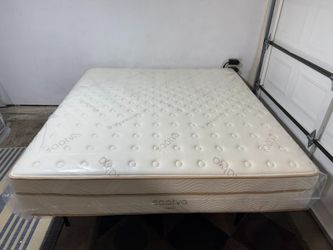 LIKE NEW! Saatva Classic Firm King Mattress - Delivery Available