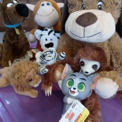 CHILDRENS STUFFED ANIMALS /SCOOBY DOO