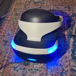 PSVR1 for PS4 in excellent condition with Skyrim