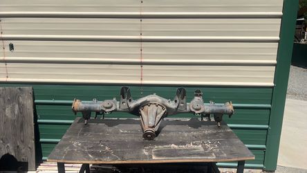 3rd generation Toyota 4runner rear axle