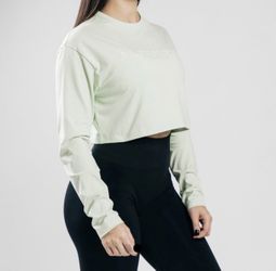 Alphalete Women’s Performance Outlined LS Crop - Frozen Spring, Size Small