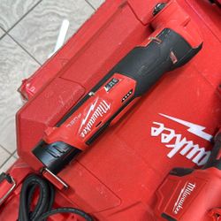Milwaukee M12 Multi Tool With Battery 
