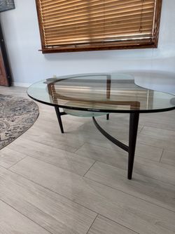 Very nice teardrop, coffee table glass