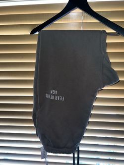 Essentials FEAR OF GOD Sweats- MEDIUM
