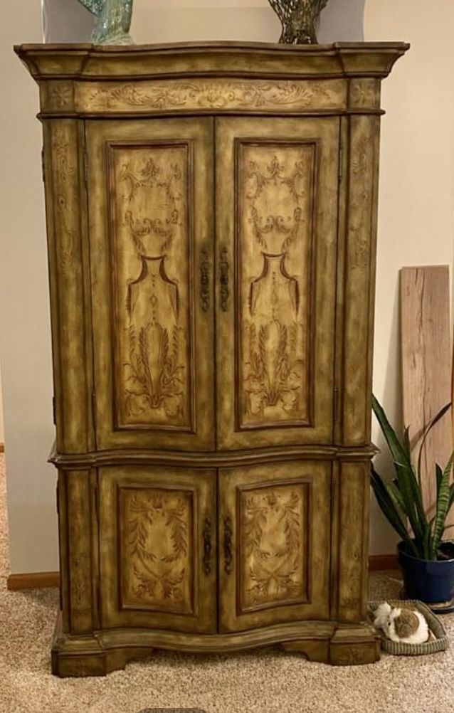 Seven sale seas armoire