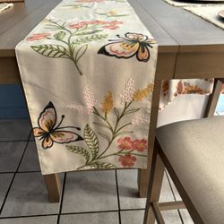 Spring Table Runner Floral