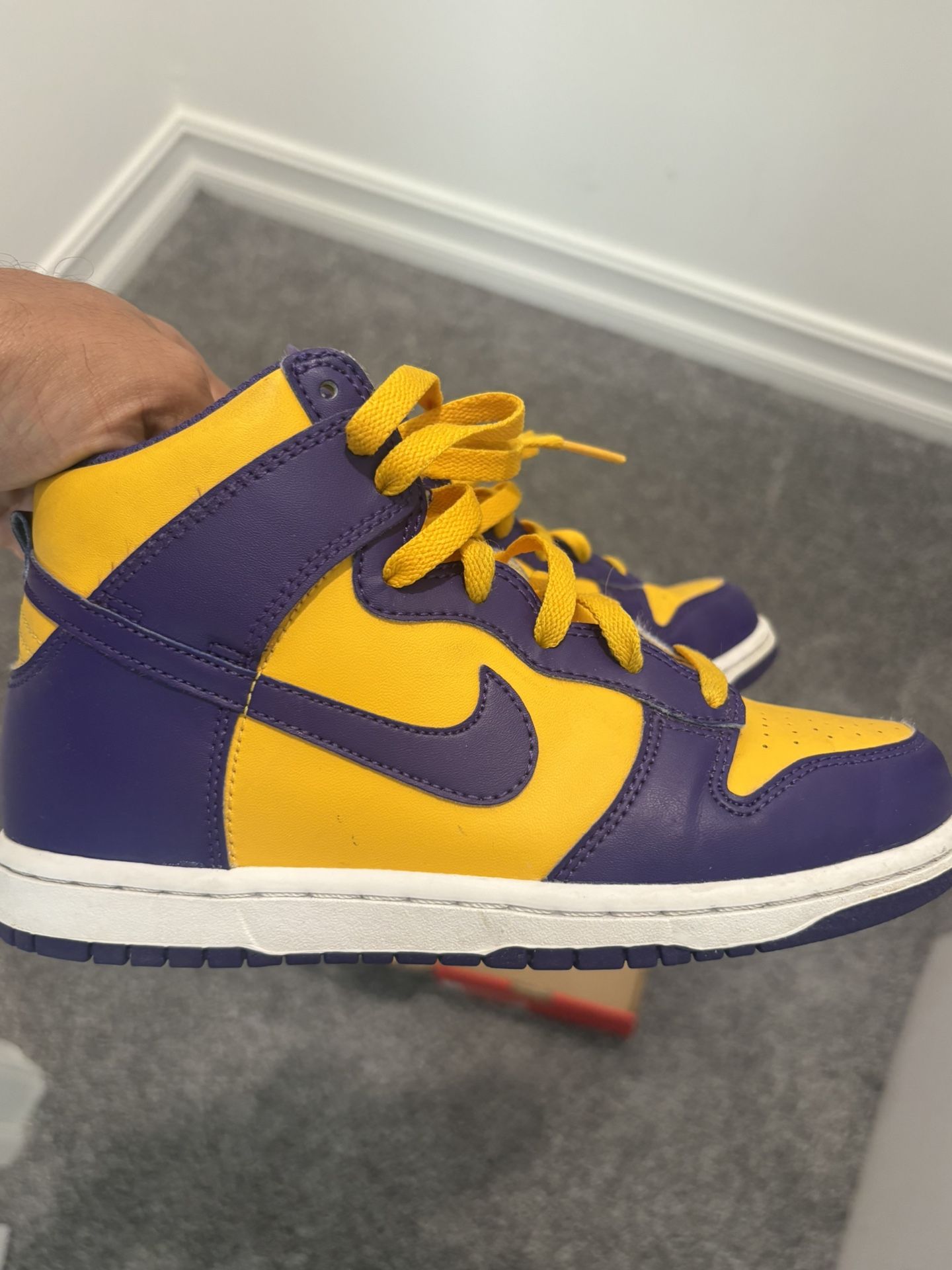 Hi Top Dunk Lakers Purple & Gold $40 Worn Twice 
