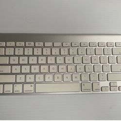 Apple A1314 Wireless Keyboard