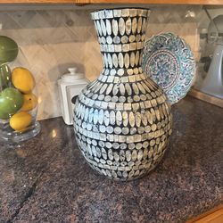 Beautifully crafted Vietnam Vase