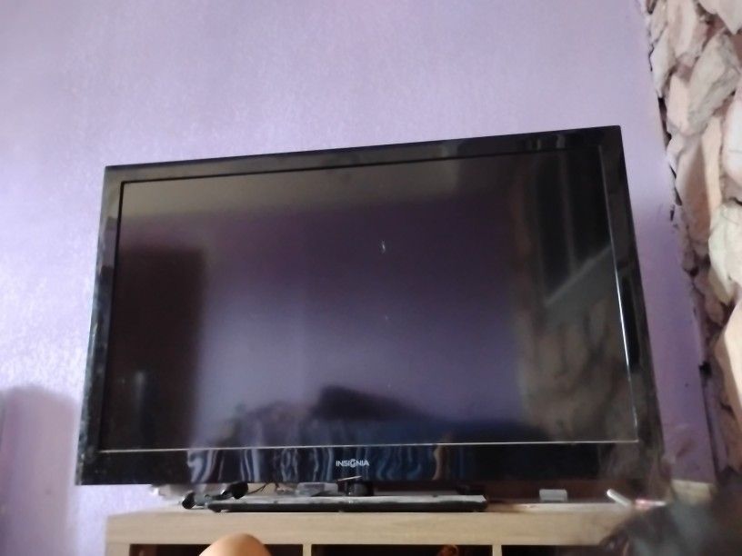 65" Insignia Smart TV