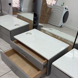 Salon Stations with Mirrors