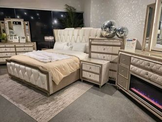 Luxury Bedroom Set for Sale!!! Ask for Price !!! Preguntar Por Precio 