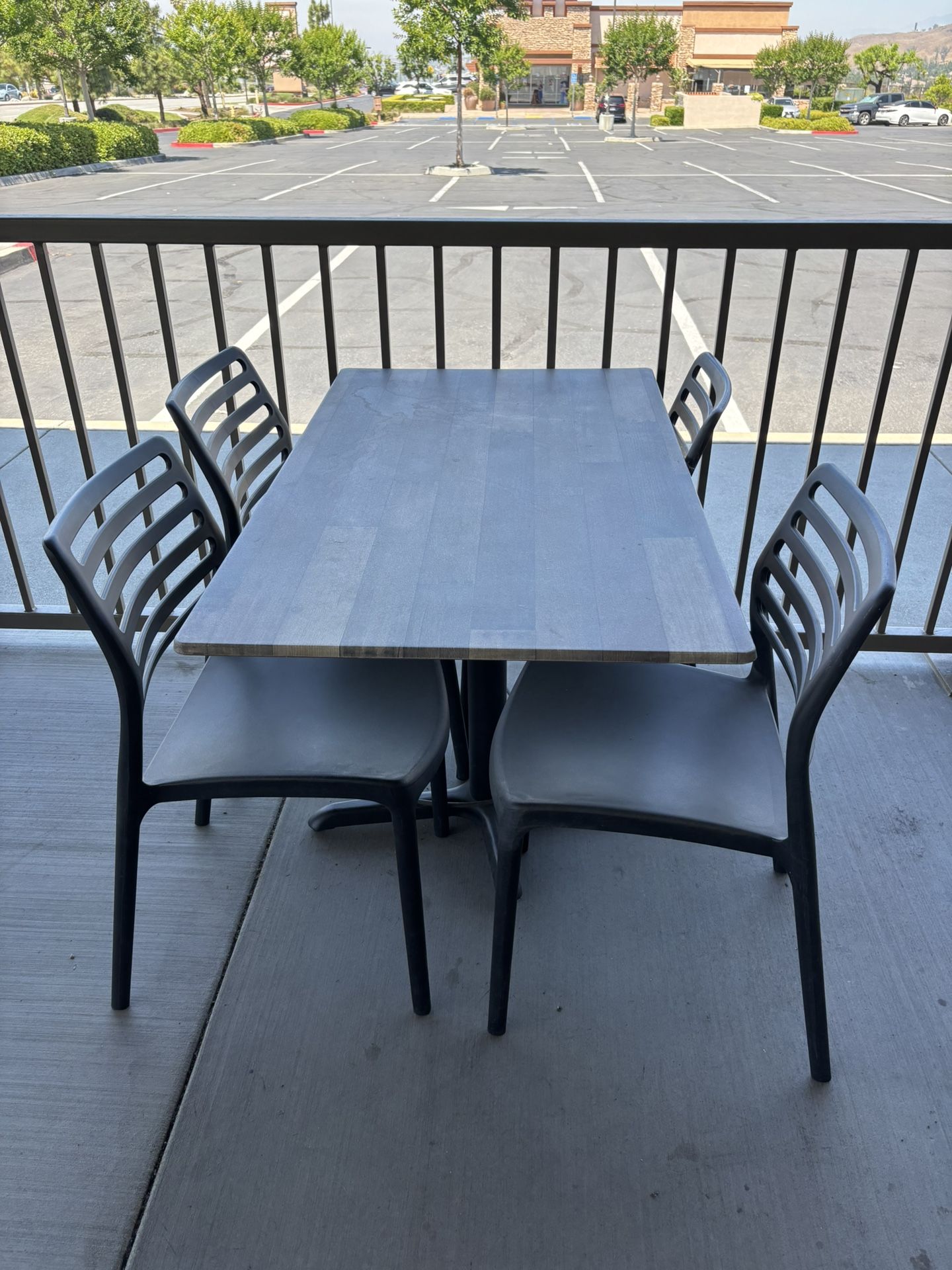 Table & 4 Chair Set