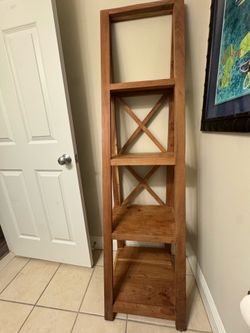 Tiered maple shelf