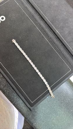 Ladies Moissanite bracelet