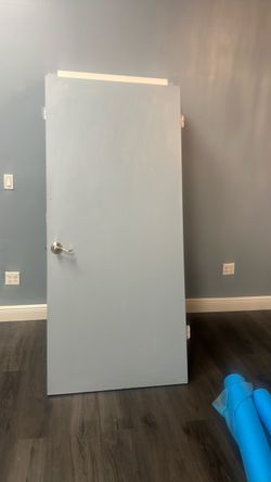 Interior Door with Lever Handle & Hinges – $40 Each