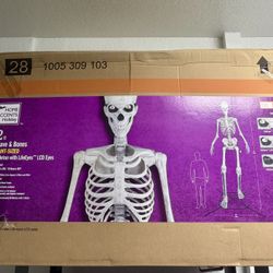 12 FT Grave & Bones SKELLY Skeleton with LIFEEYES LCD Eyes