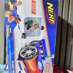 NERF Elite Dart Rover Vacuum - Picks up 100 Darts!