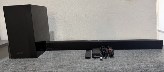 Samsung Soundbar with Wireless Subwoofer