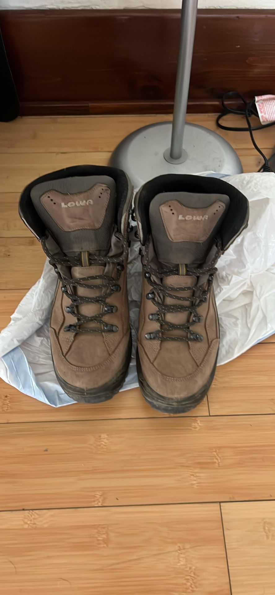 Women’a Lowa Hiking Boots