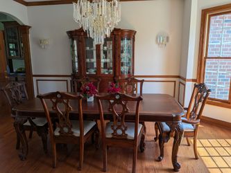 Broyhill dining room set
