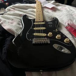 FENDER STRATOCASTER 
