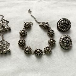Cini Silver Bracelet With (2) Sets Of Earrings 