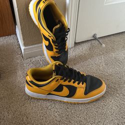 Nike Dunks Yellow And Black 10 1/2