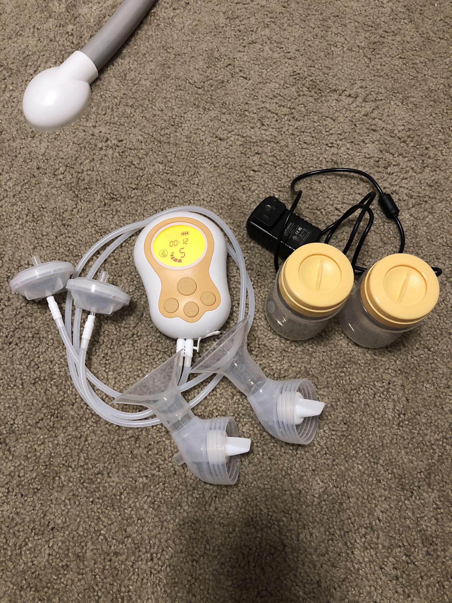 Motif duo breast pump