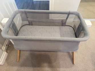 Newton Baby Bassinet Hardly Used