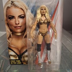 WWE SERIES 92 MANDY ROSE COLLECTIBLE ACTION FIGURE 