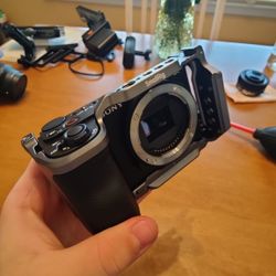 Sony ZV-E10 Mark II APS-C Mirrorless Camera (Body Only With SmallRig Cages)