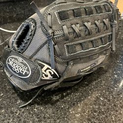 NEW Louisville Slugger Baseball Glove