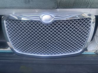 Chrysler 300 Grill
