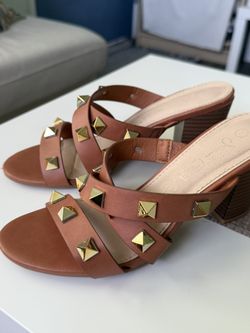 Brown STUD SANDALS (8')