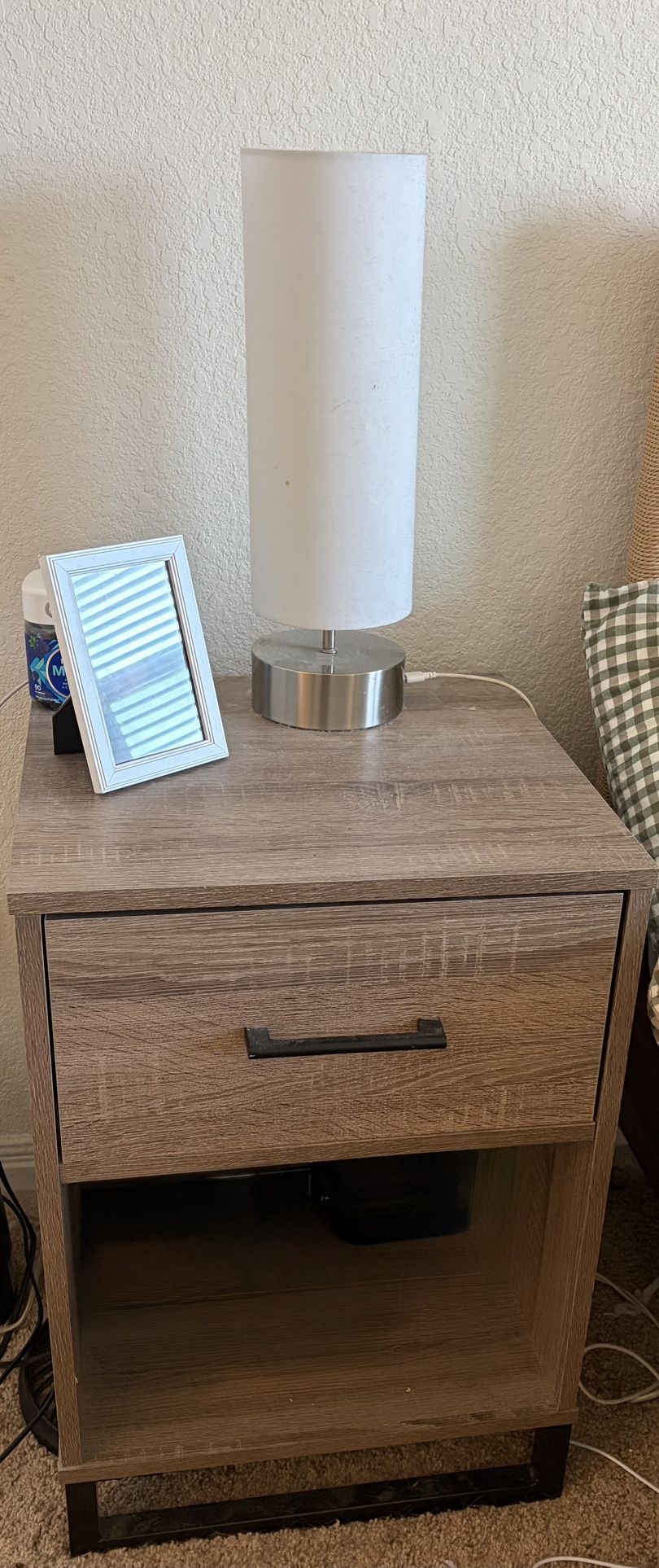 2 Lamps And 2 Nightstands! 