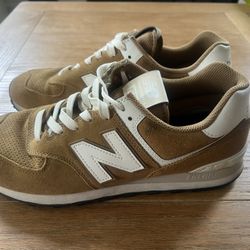 New Balance 574 Tan Suede Sneakers – Men’s Size 10 (U574WCE)