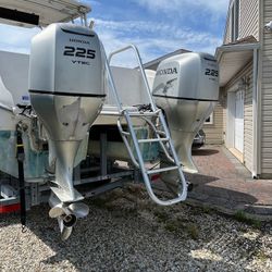 Twin 225 Honda Outboards - 2005
