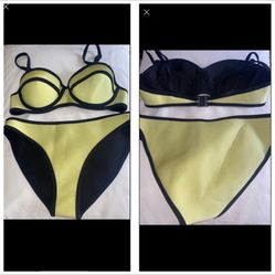 Small bikini set