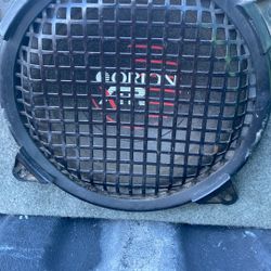 Speaker Box With Orion Xtr 8” / Kenwood 600w Amp  