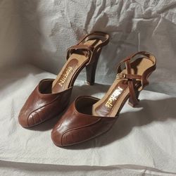 Nickels leather brandy calf rounded toe Pumps Size 7, 1980s NeverWorn.