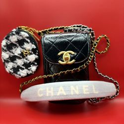 chanel vanity phone pouch