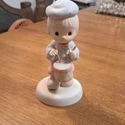 Precious Moments Collectible Figurine Hand Painted Bisque Porcelain, " Marching To The Beat Of Freedom's Drum " 1995