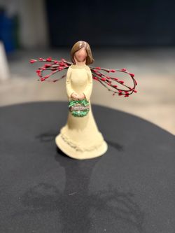 Christmas Holiday Faceless Angel Figurine with Peace Wreath