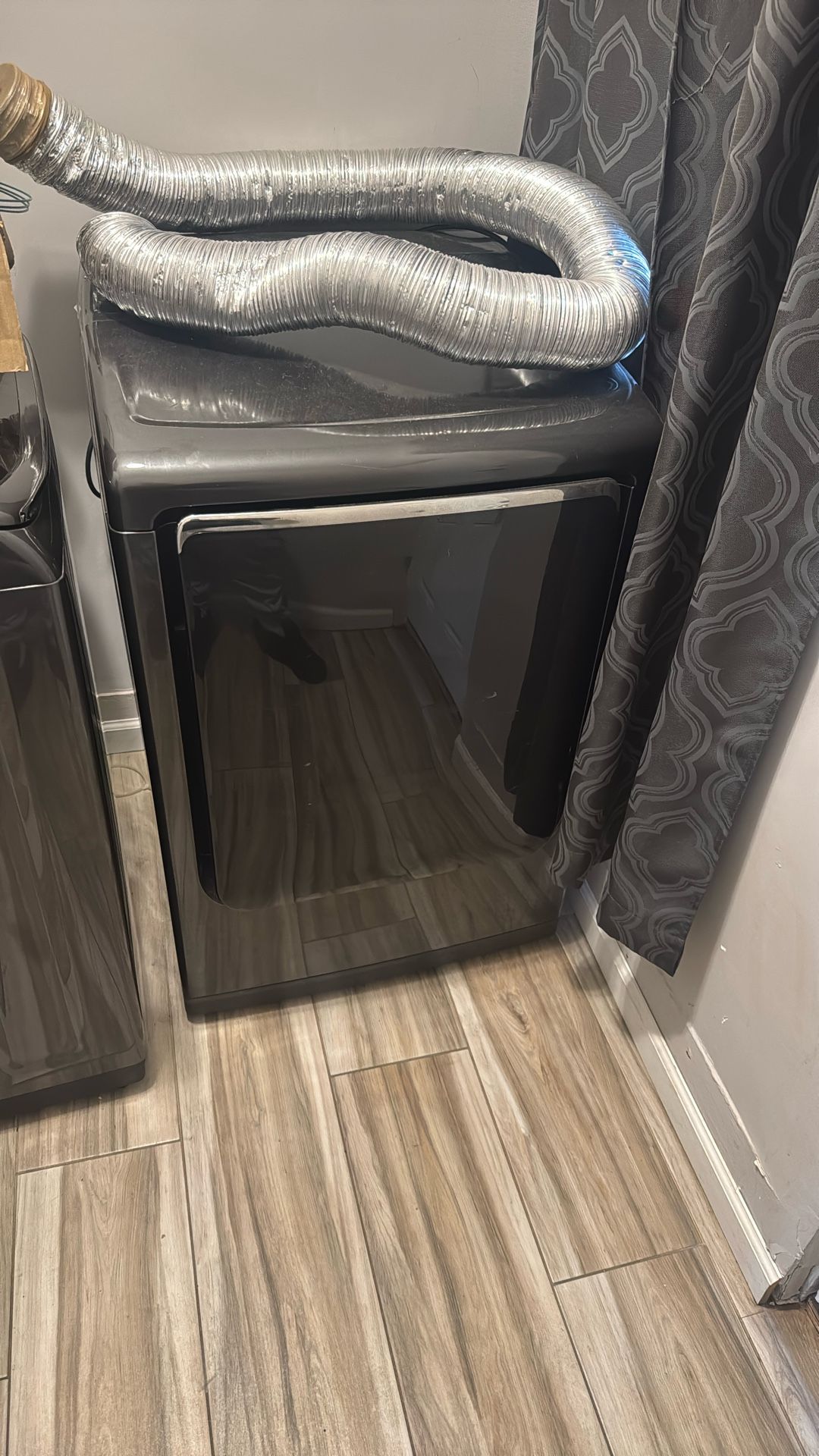 Samsung 27" Gas Dryer with Multi-Steam - DVG52M8650V