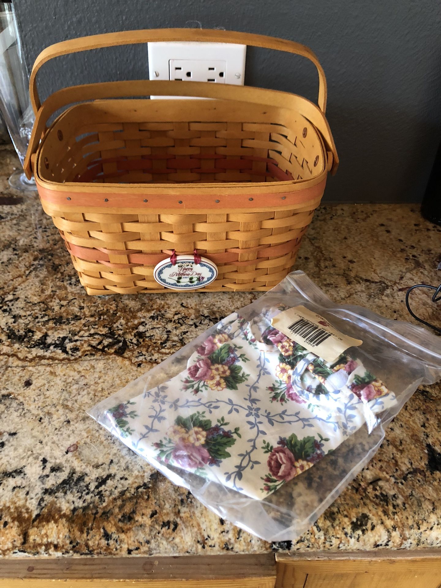 Longaberger Vintage 1997 Mother’s Day Basket With Liner And Tie On